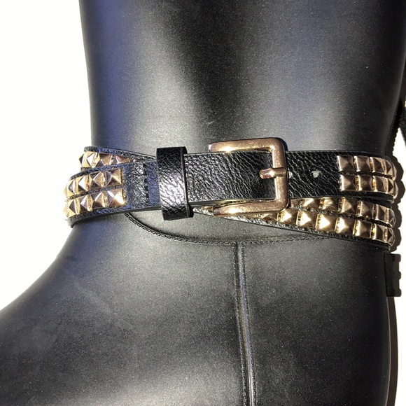 Beautiful boots - Picture 2 of 5